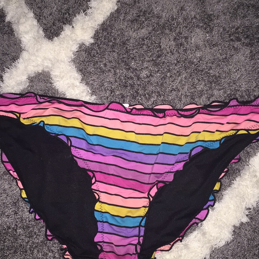 Swimsuit - Picture 3 of 4